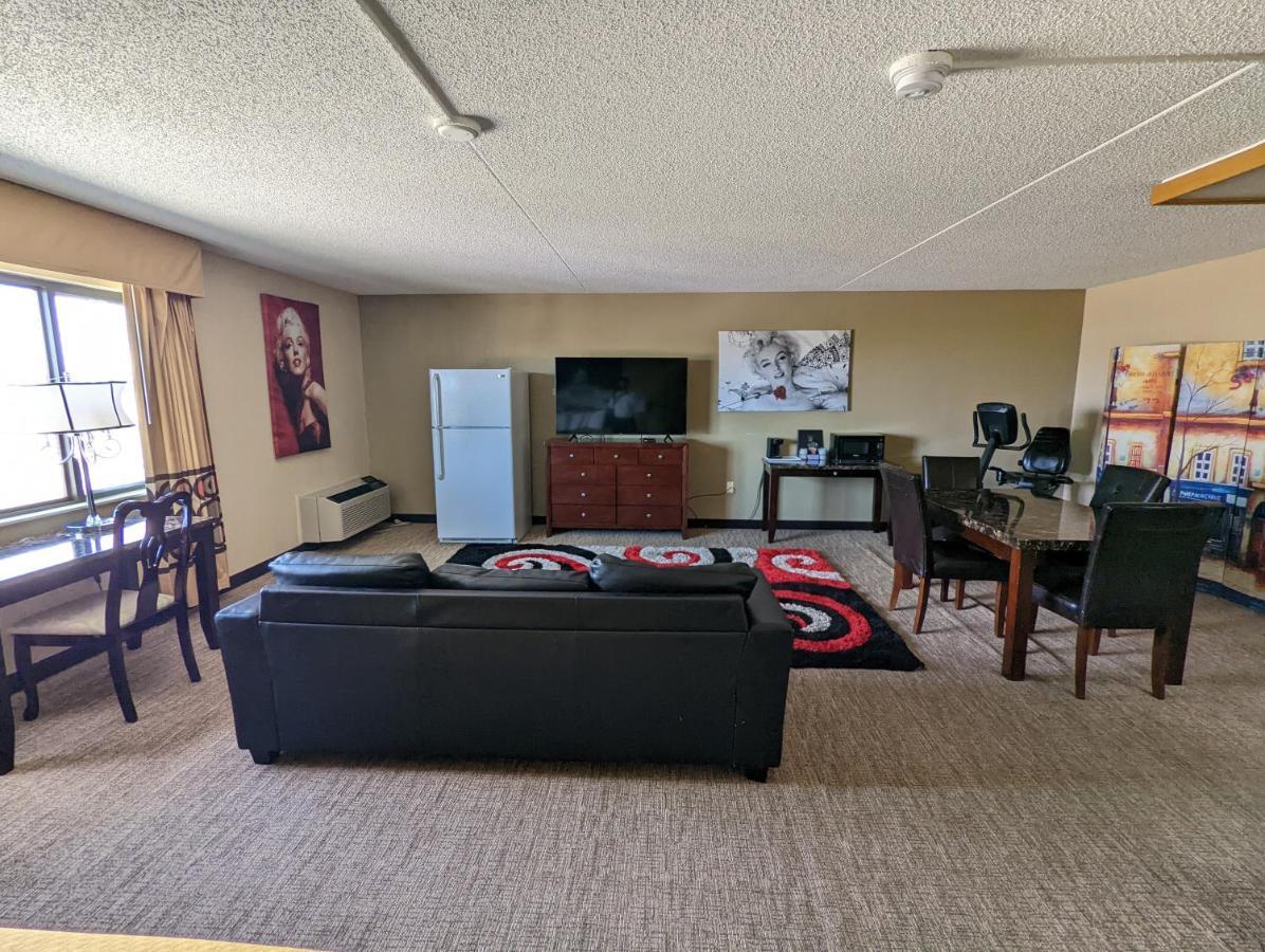 Hotel Super 8 By Wyndham Wichita North Zewnętrze zdjęcie