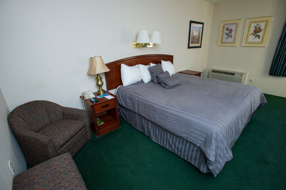 Hotel Super 8 By Wyndham Wichita North Zewnętrze zdjęcie