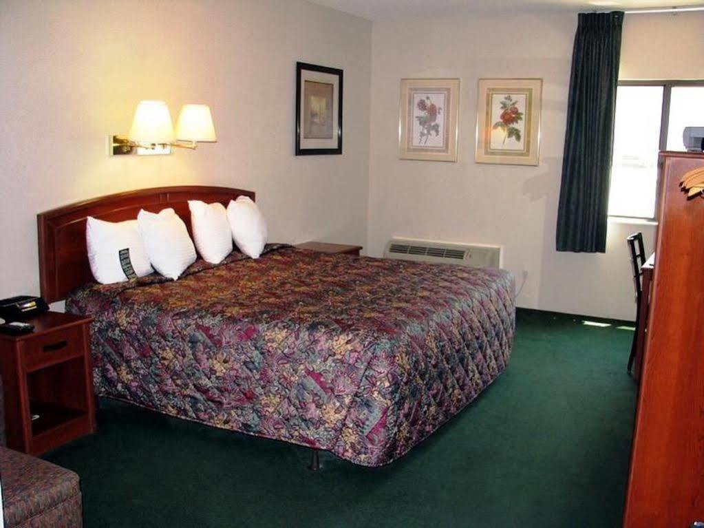 Hotel Super 8 By Wyndham Wichita North Zewnętrze zdjęcie