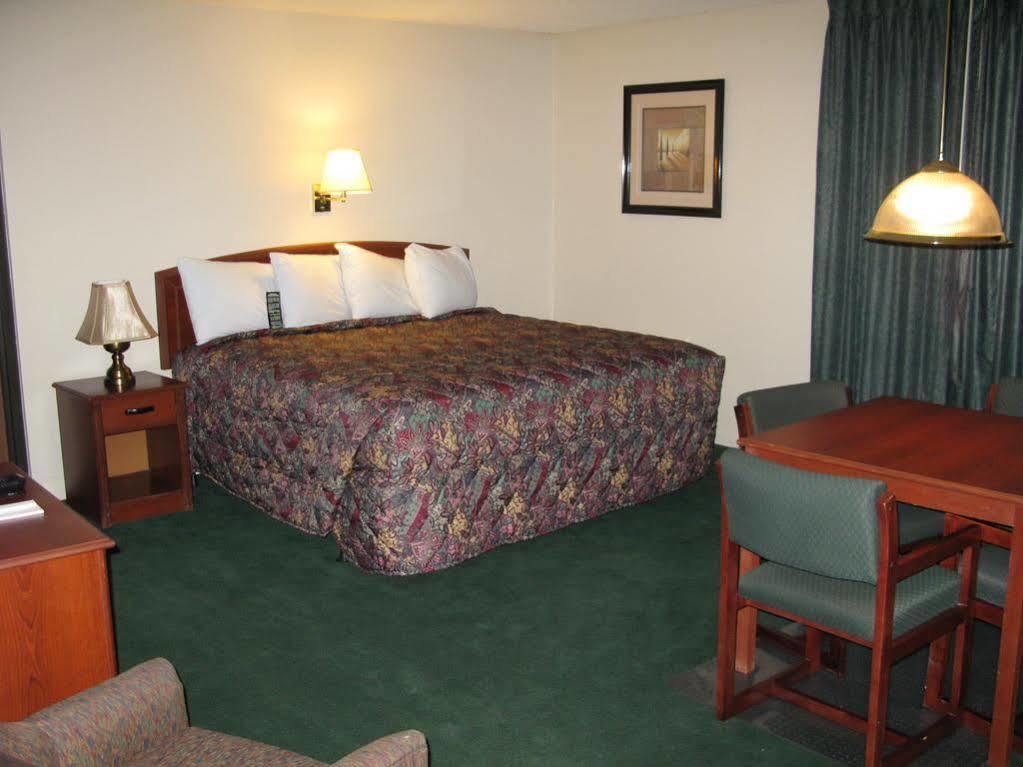 Hotel Super 8 By Wyndham Wichita North Zewnętrze zdjęcie