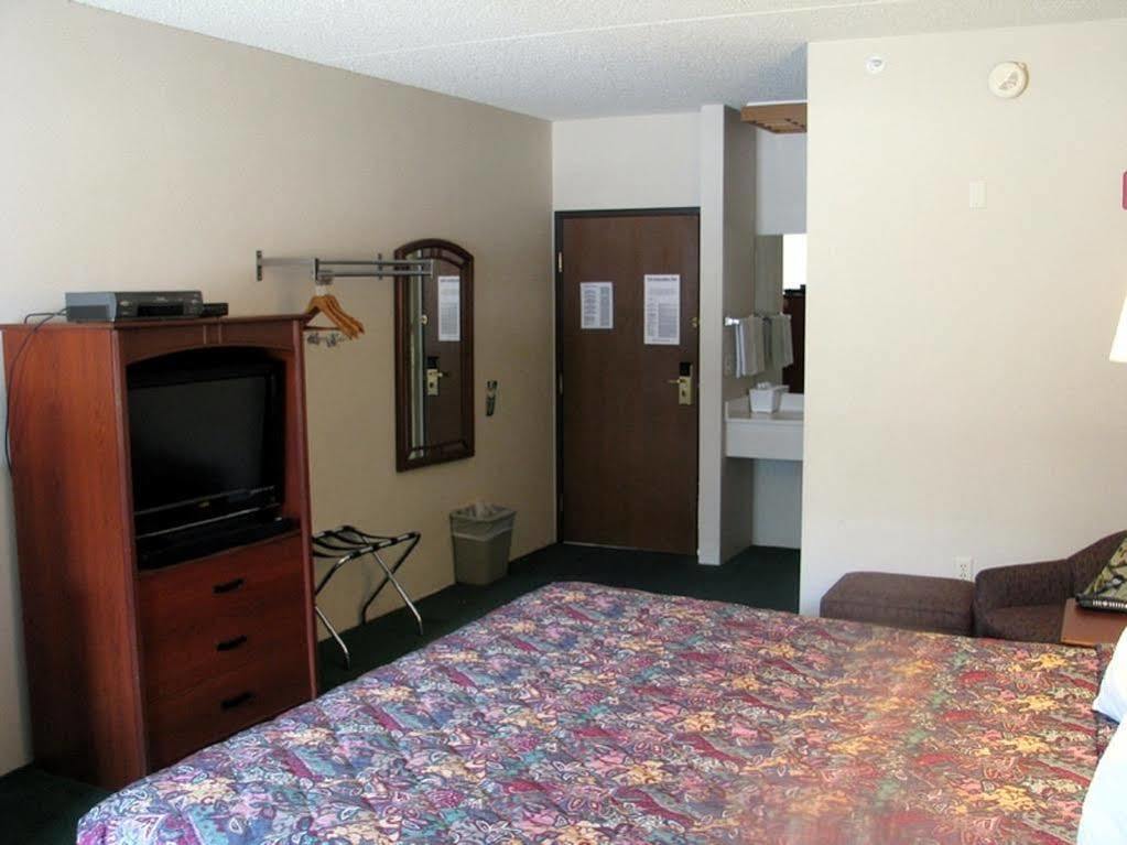 Hotel Super 8 By Wyndham Wichita North Zewnętrze zdjęcie